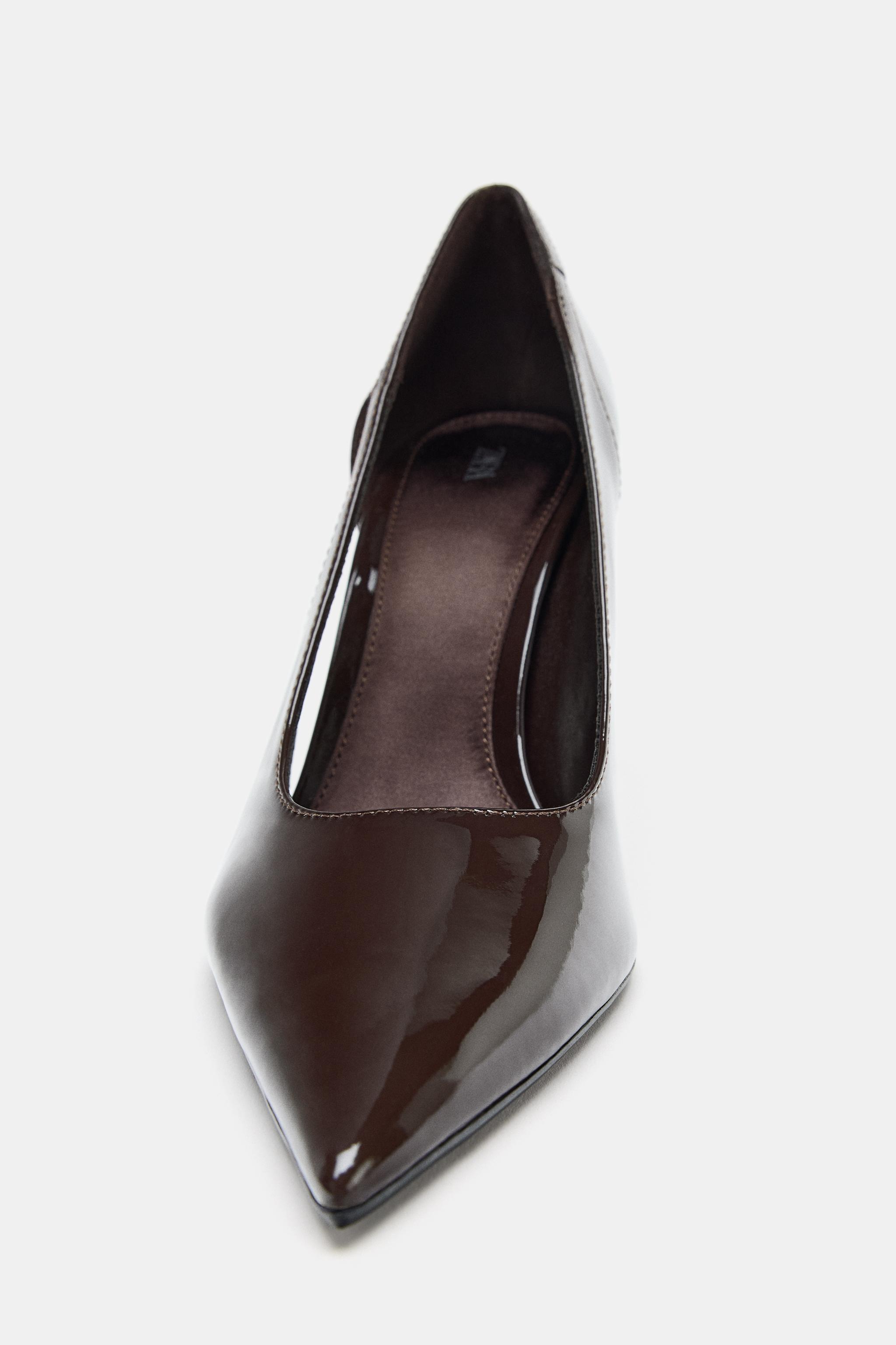 HEELS WITH SIDE OPENINGS